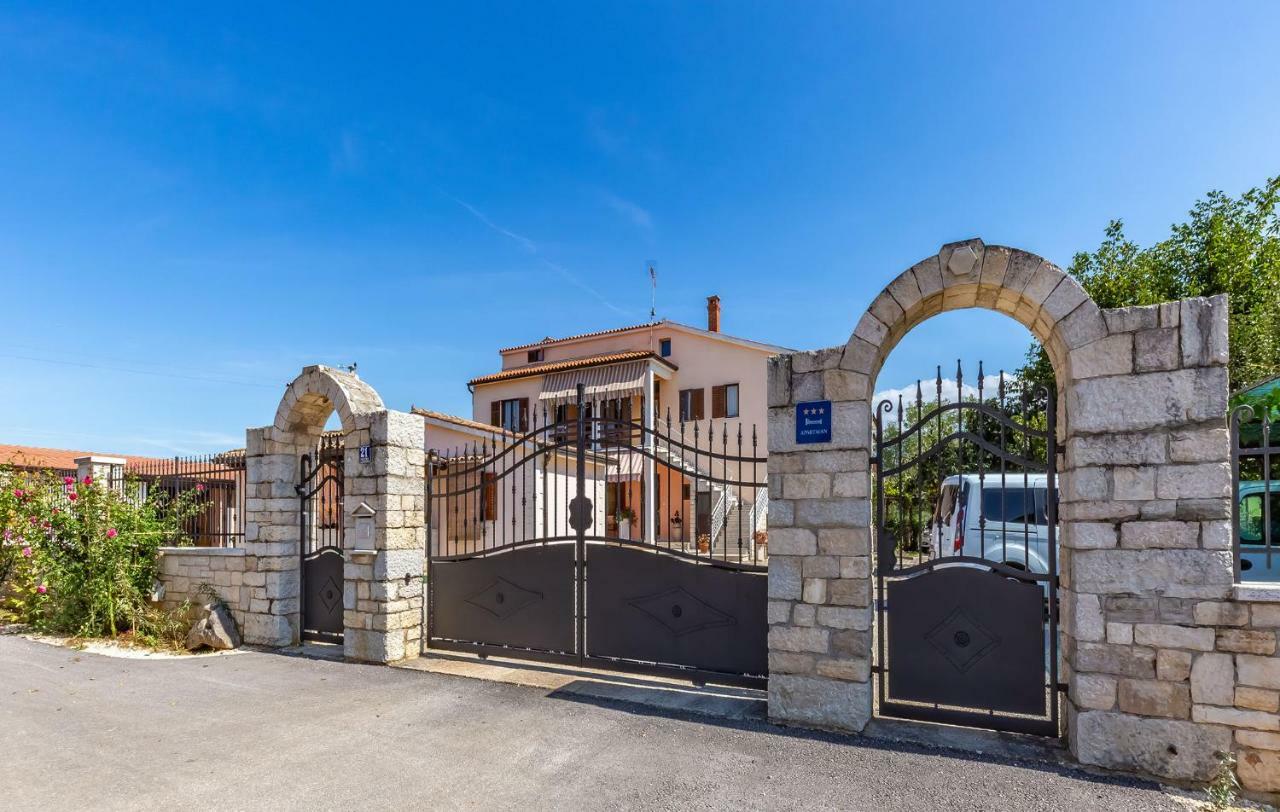 Apartament Palmira Poreč Zewnętrze zdjęcie
